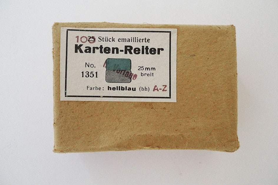 100 Stück emaillierte Karten-Reiter; No. 1351: hellblau