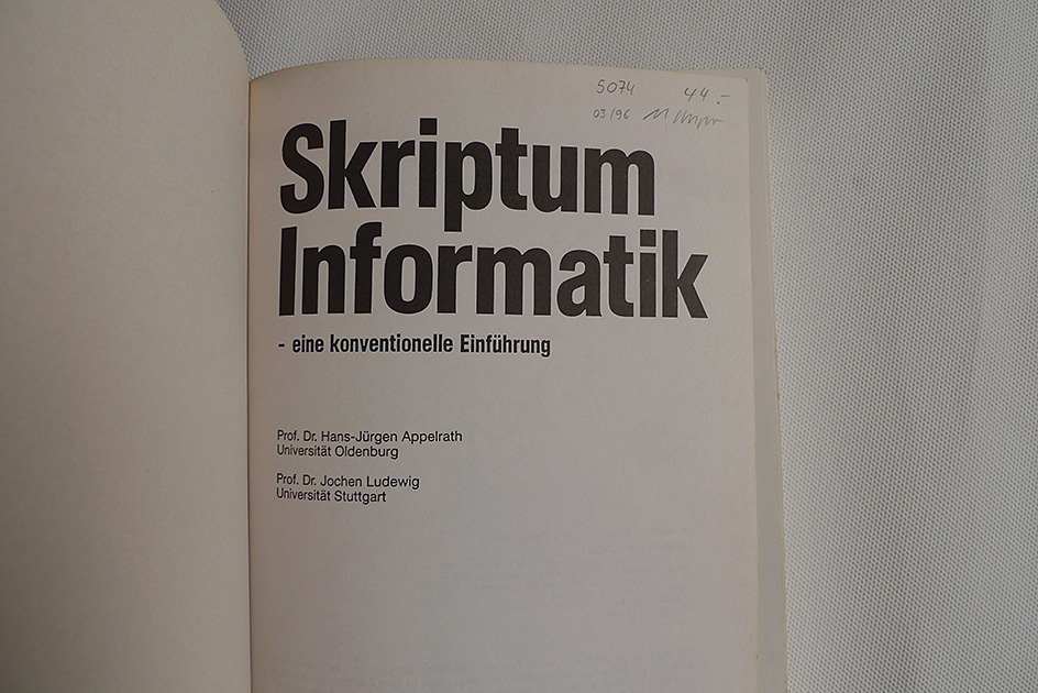 Skriptum Informatik – eine konventionelle Einführung