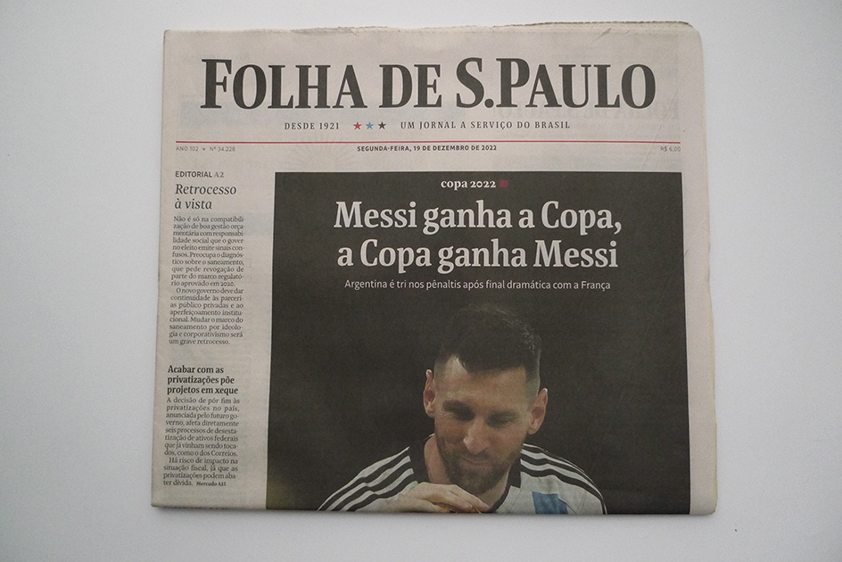Folha de São Paulo, «Messi ganha a Copa, a Copa ganha Messi»